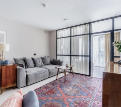 RESIDENCE в Yard Residence