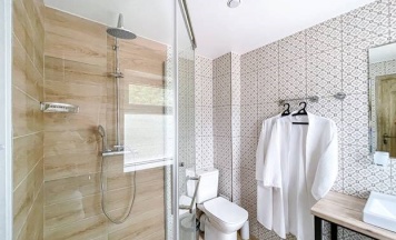 Стандарт семейный с балконом в Volna Family Resort
