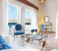 Люкс-бунгало семейный Marin Bay First Row с частичным видом на море в Grecotel Marine Palace & Aqua Park