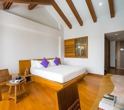 Номер с видом на бассейн в White Sand Samui Resort