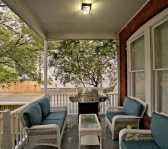 Апартаменты в 420Waldburg A · Modern Apt with Southern Charm Blocks from Forsyth