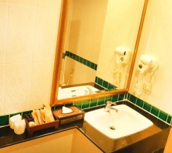 Двухместный люкс двуспальная кровать в Aiyaree Place Hotel