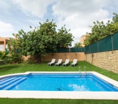 Вилла с 5 комнатами с видом на море в Villas Av Los Altos De Marbella