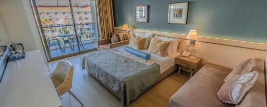 Двухместный номер Standard с видом на море двуспальная кровать в Castival Hotel