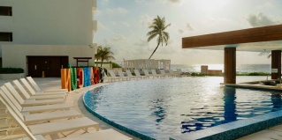 Канкун: Курортный отель Emporio Cancun Buy All Inclusive Option