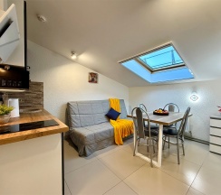 Апартаменты №8 "Полулюкс" на мансардном этаже в Саквояж