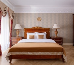 Номер с ванной на львиных лапах в Taleon Imperial Hotel