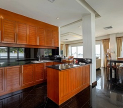 Люкс с джакузи на крыше Пентхаус c 1 комнатой в Phunawa Resort