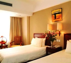 Двухместный номер Deluxe (2 отдельные кровати) в GreenTree Inn Shanghai Hongqiao Airport Hotel