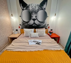 № 11 (Самая большая кровать Kingsize Bed) в Home