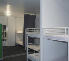 Кровать в общем номере в Le Coffice Auberge de Jeunesse