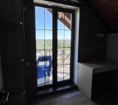 Коттедж Superior с балконом и с красивым видом из окна в Горки