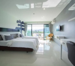 Двухместная студия Deluxe с видом на бассейн 2 отдельные кровати в Baba House Phuket Hotel