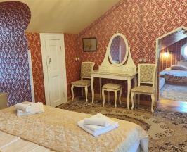 Семейный расширенный на третьем этаже/ Family room в Богдарня