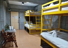 Кровать в общем номере (женский номер) в Chang Hostel Suvarnabhumi By Zuzu