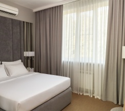 Делюкс с балконом и видом на море/горы (одна кровать 180 см, диван 120 см) 3* в Golden hills