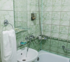 Двухместный номер Comfort с видом на город (двуспальная кровать) в Гостиница Молодежная