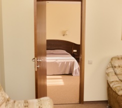 Люкс с балконом, 50м2 в Лотос