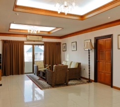 Шестиместный Suite Penthouse с 3 комнатами в Inn House Hotel