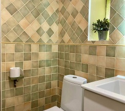 Коттедж улучшенный с 2 односпальными и 2 двуспальными кроватями в Гостевой дом