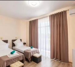 Двухместный номер Standard с балконом двуспальная кровать в Бриз 55