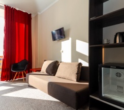 Стандартный трехместный номер с диваном в Hotel Kuchugury