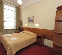 Трёхместный номер Standard односпальная кровать в The Ridgemount Hotel