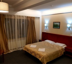 Двухместный номер с 1 кроватью или 2 отдельными кроватями в Happy Inn