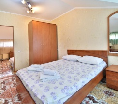 Семейный двухкомнатный номер в Черномор