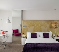 Номер Junior Suite SO Studio King - с большой двуспальной кроватью в So/Санкт-Петербург