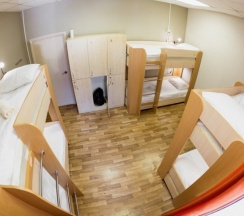 Кровать в общем женском 6-местном номере в Z Hostel
