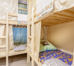 Кровать в общем номере (мужской номер) в Рус