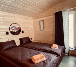 Коттедж с 2 комнатами с красивым видом из окна в Yalgora Village