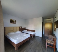 Трёхместный номер Superior с балконом в Guest house Meka