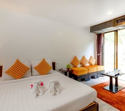 Двухместный номер Superior с красивым видом из окна двуспальная кровать в Club Bamboo Boutique Patong Beach Resort