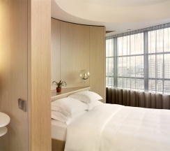 Номер полулюкс с 1 двуспальной кроватью в Hyatt Regency Ekaterinburg