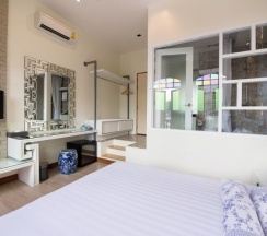 Двухместный номер Superior двуспальная кровать в O'nya Phuket Hotel