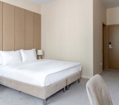 Трехместный номер с  видом на город в Kinney hotel sea view