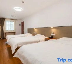 Трёхместный номер Deluxe в Holiday Inn Shanghai Dianhu (Zhujiajiao Scenic Area Ancient Town)