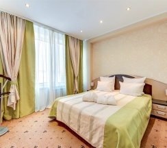 Люкс (двухкомнатный) в Турист