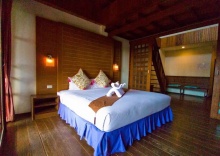 Двухместный номер Deluxe с балконом двуспальная кровать в Sasitara Residence Koh Samui