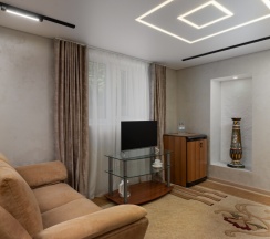 Номер с отдельным входом. Возможно размещение с небольшими животными. в Радуга