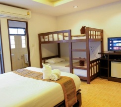Четырёхместный номер Standard в Arina Boutique Residence