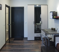 Трехместный номер с двуспальной и односпальной кроватями в Gh_Ms