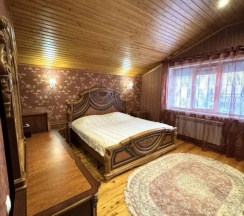 Шестиместные апартаменты с балконом в Гостевой дом