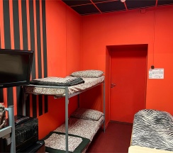 Улучшенный четырехместный номер в В Питере жить