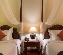 Двухместный номер Deluxe с балконом двуспальная кровать в Angkor Palace Resort & Spa