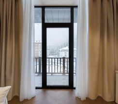 Люкс с 2 комнатами с балконом и с видом на горы в Dombay winter hall