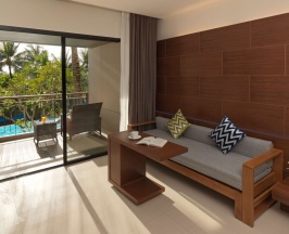 Двухместный номер Deluxe с видом на бассейн двуспальная кровать в Отель Novotel Phuket Kata Avista Resort And Spa