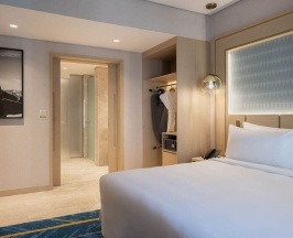 Одноместный люкс Superior с видом на воду в Maani Muscat Hotel & Suites